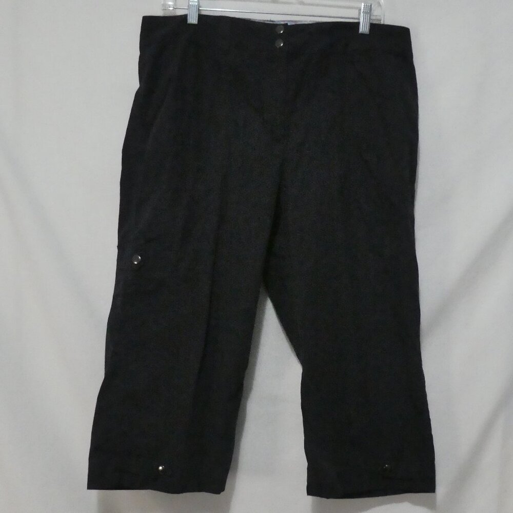 VAN HEUSEN | size 14 | Versatile Black Cargo Capris Pants